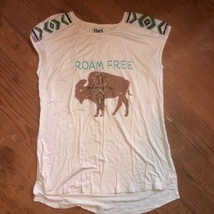 Buffalo roam free muscle tee